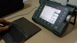 Equipo Krautkramer USM 35XS y USM 35S para ultrasonido industrial Phased Array y TOFD en ensayos no destructivos